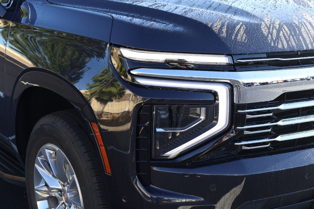 Thumbnail: 2025 Chevrolet Suburban - 3