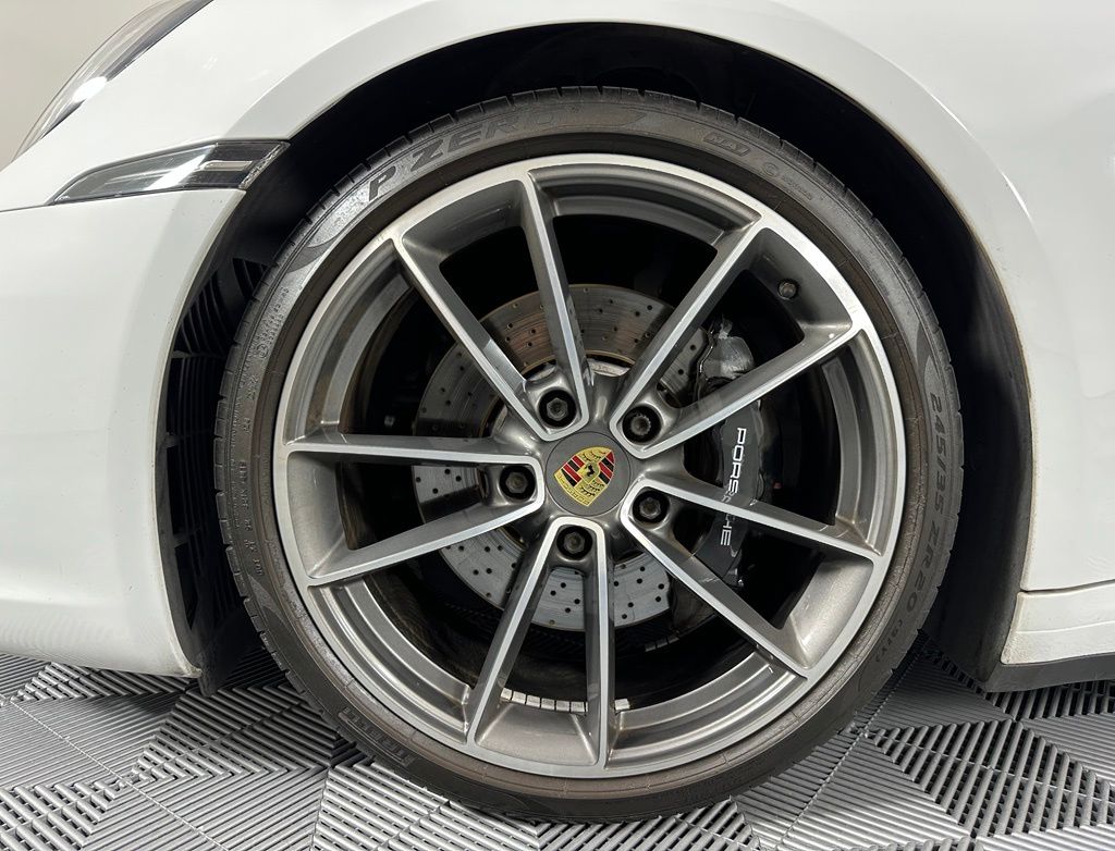 Thumbnail: 2020 Porsche 911 - 15