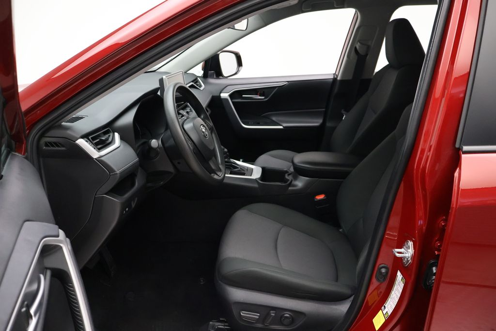 Thumbnail: 2025 Toyota RAV4 - 14