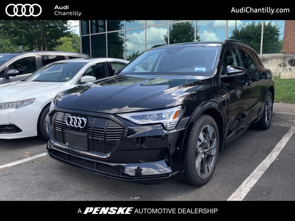 Thumbnail: 2021 Audi e-tron - 1