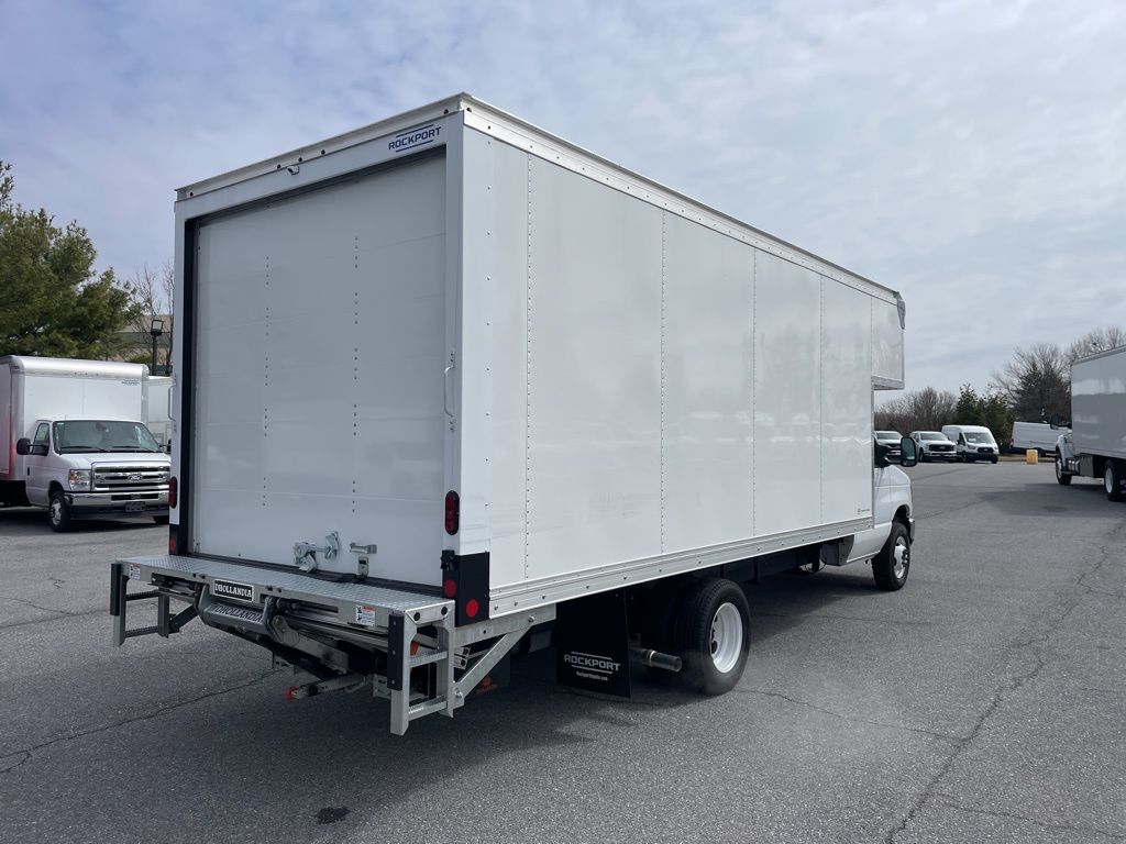 2026 Ford E-450 Cutaway 