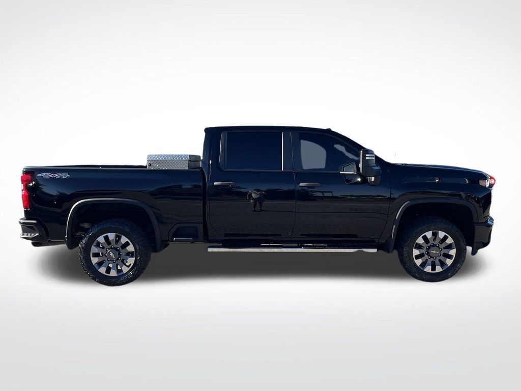 2023 Chevrolet Silverado 2500HD Custom 3