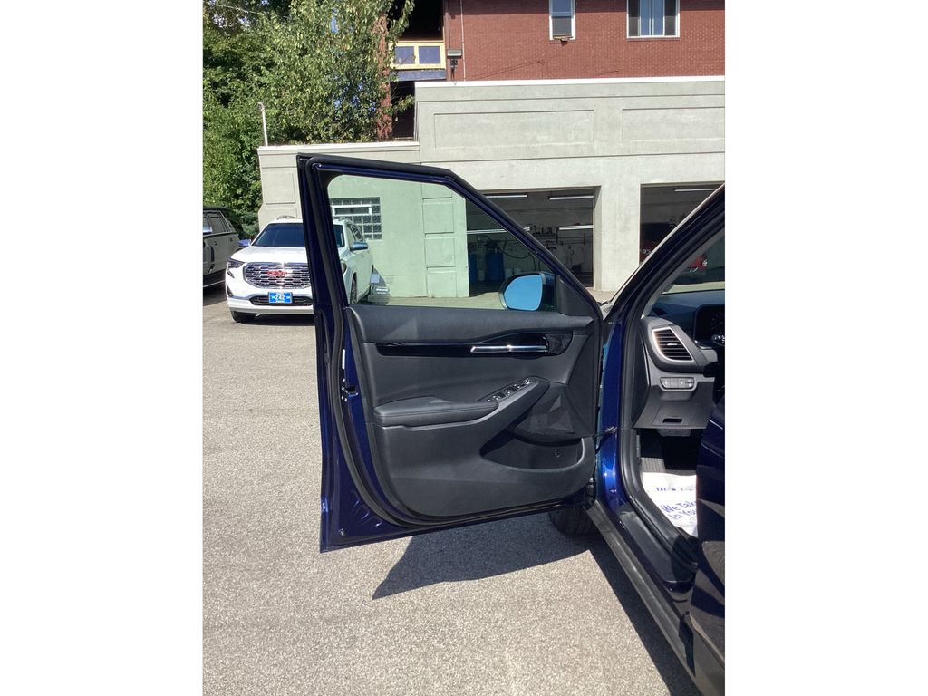 Used 2025 Kia Seltos SUV