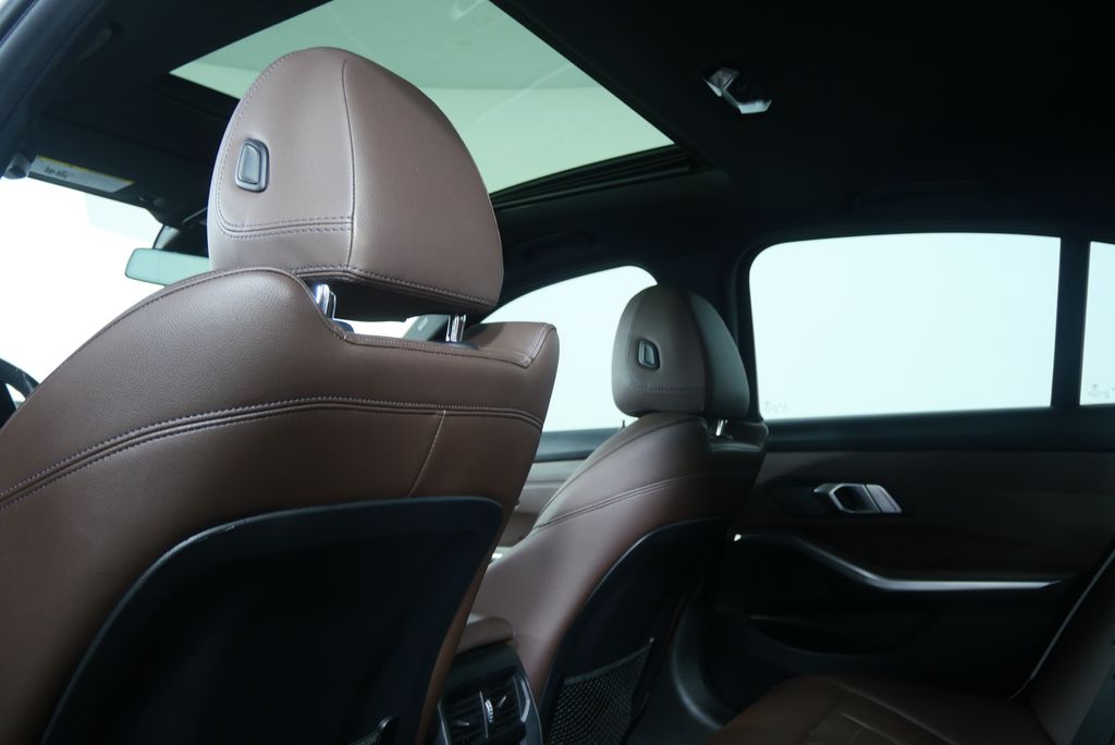 Thumbnail: 2019 BMW 3 Series - 12