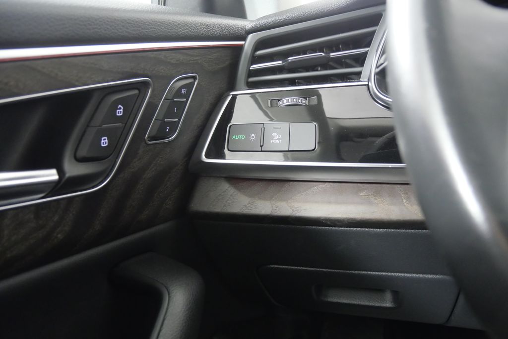 2019 Audi Q8 Premium Plus 18