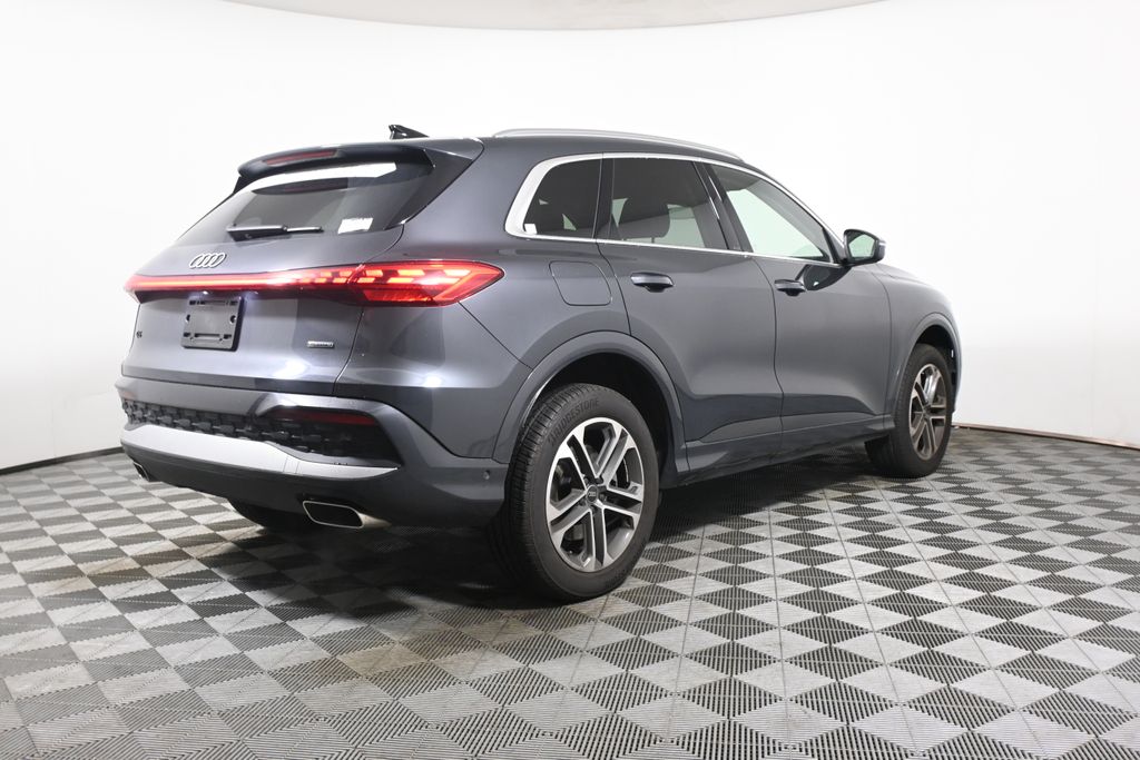 Thumbnail: 2025 Audi Q5 - 7