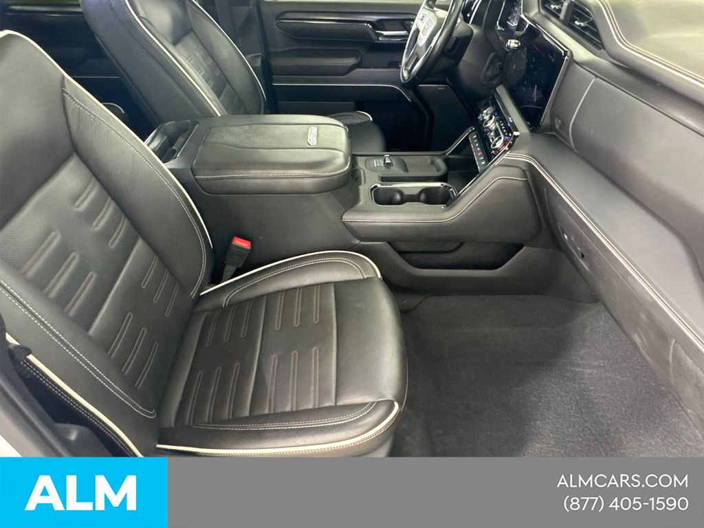 Used 2025 White GMC AT4X image 16