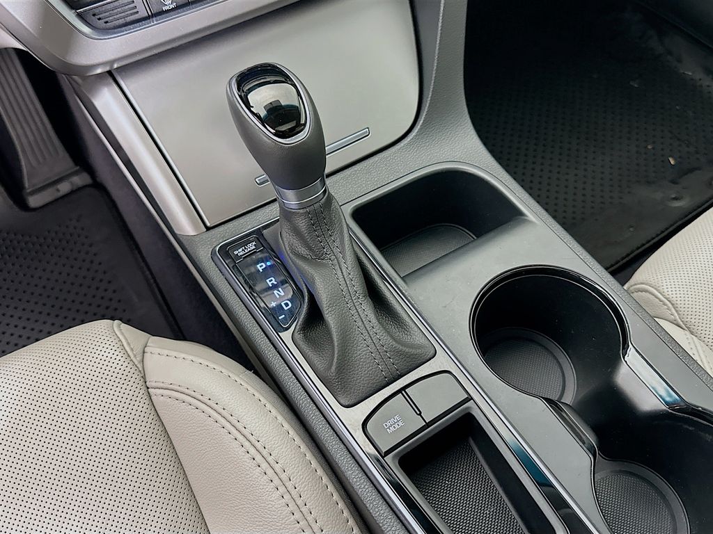 Thumbnail: 2017 Hyundai Sonata - 17