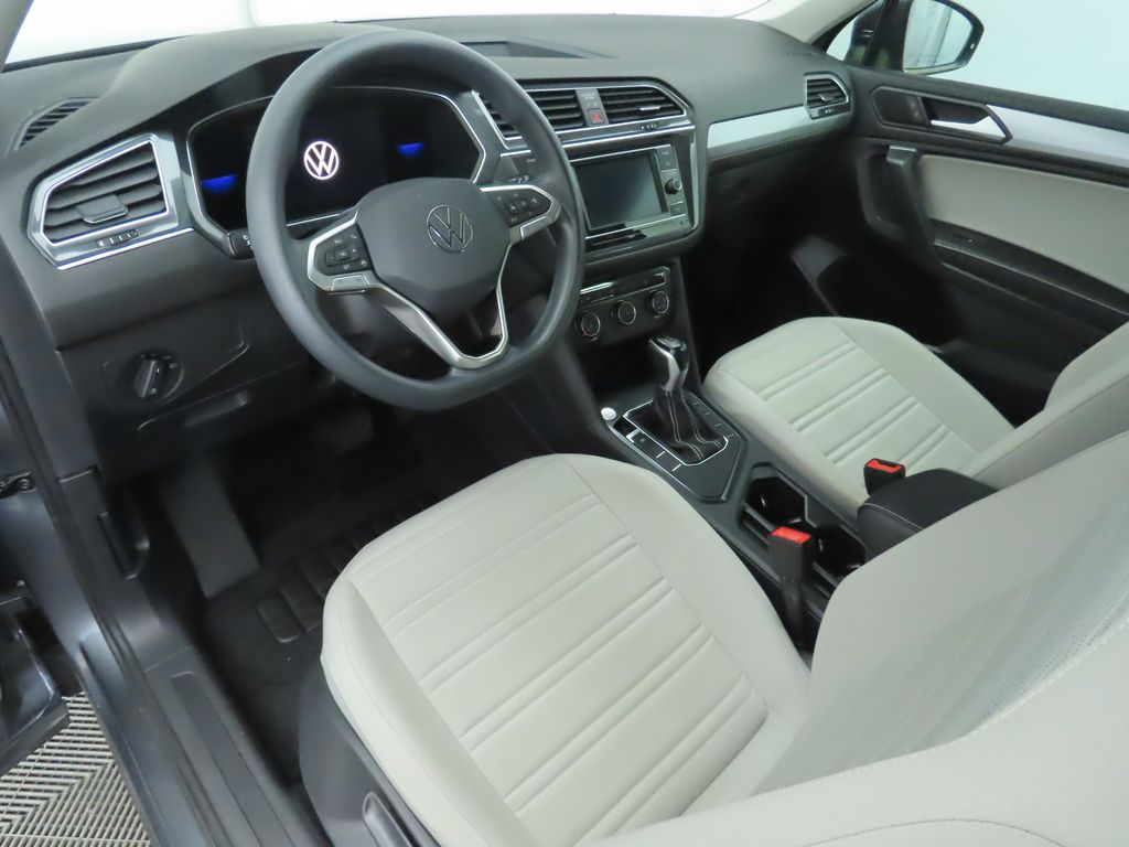 Thumbnail: 2022 Volkswagen Tiguan - 9