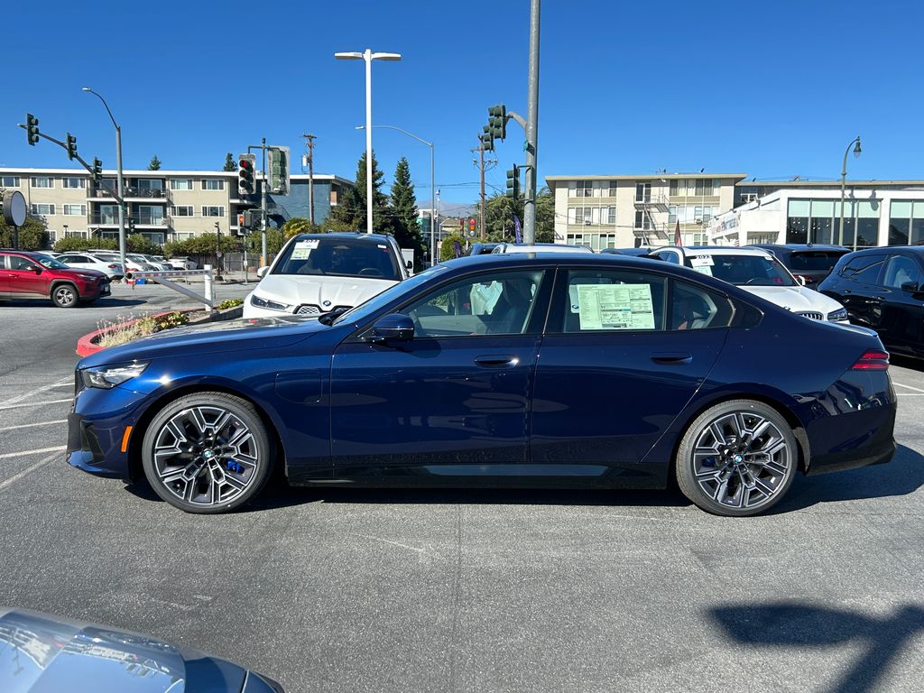 Thumbnail: 2026 BMW 5 Series - 2