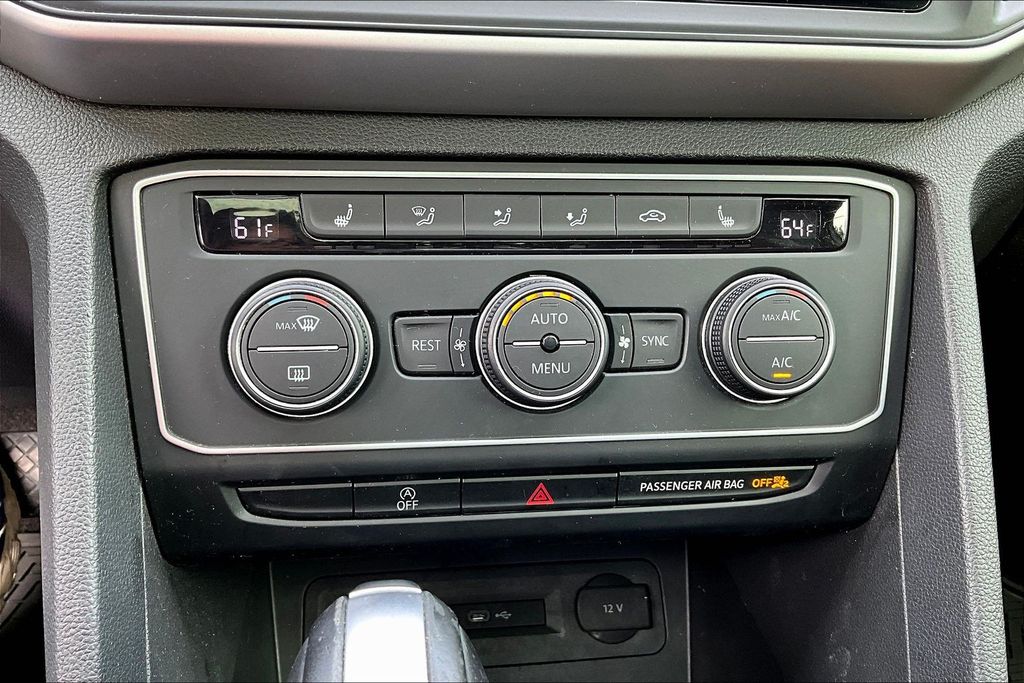 2021 Volkswagen Atlas 3.6L V6 SE w/Technology White at DeMontrond Auto Country