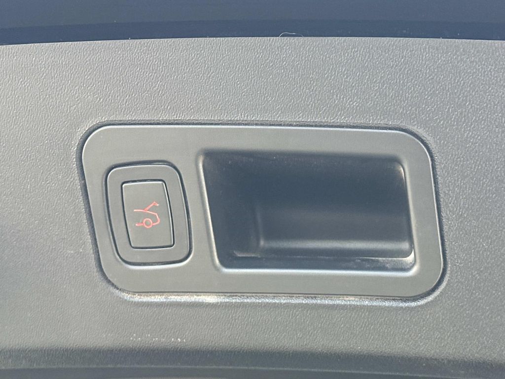 Thumbnail: 2020 Tesla Model S - 25