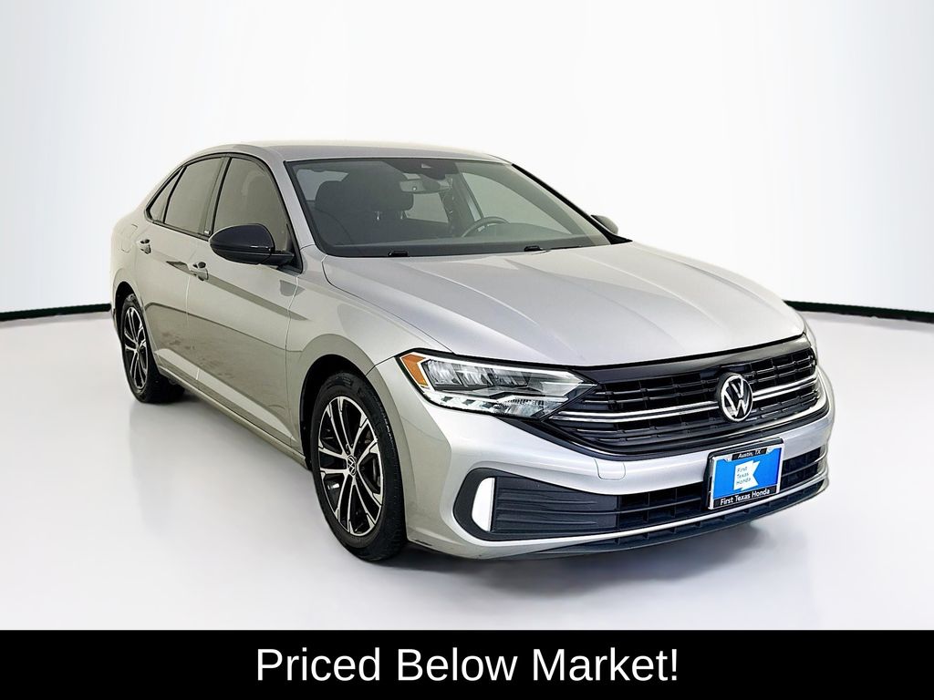 Silver 2023 Volkswagen Jetta Sedan Front-Wheel Drive 8-Speed Automatic