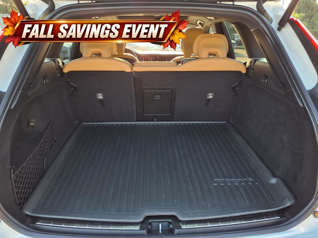 2021 Volvo XC60 T5 Inscription White at DeMontrond Auto Country