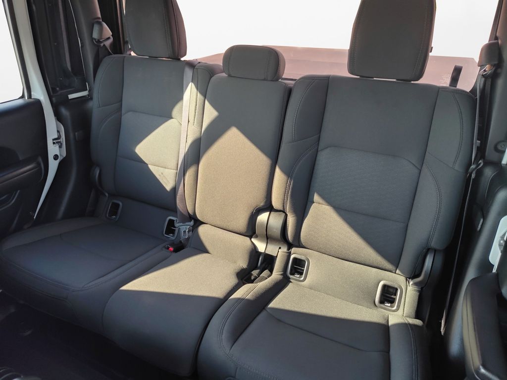 Used Car 2021 Jeep Gladiator  Willys For Sale Under $35,000 In Austin, Texas