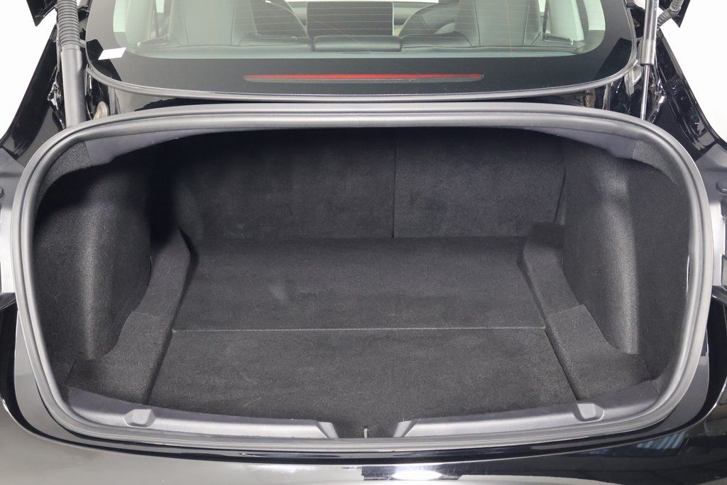 Thumbnail: 2021 Tesla Model 3 - 14
