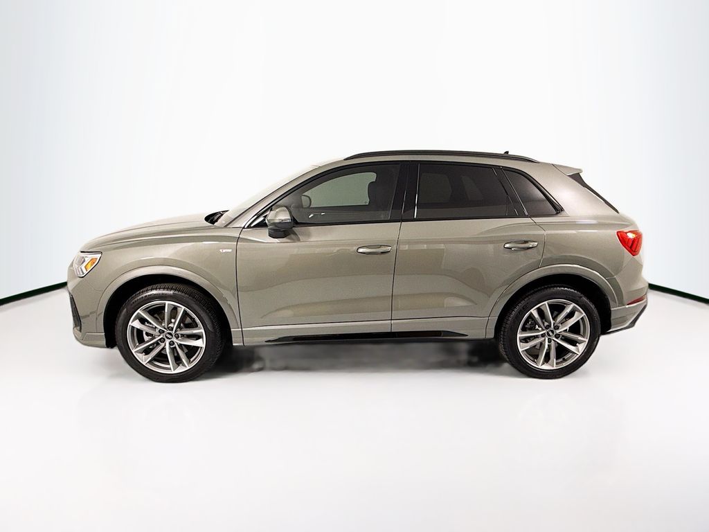 Thumbnail: 2025 Audi Q3 - 8