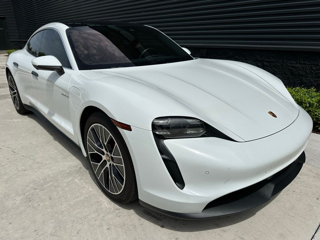 Thumbnail: 2022 Porsche Taycan - 10
