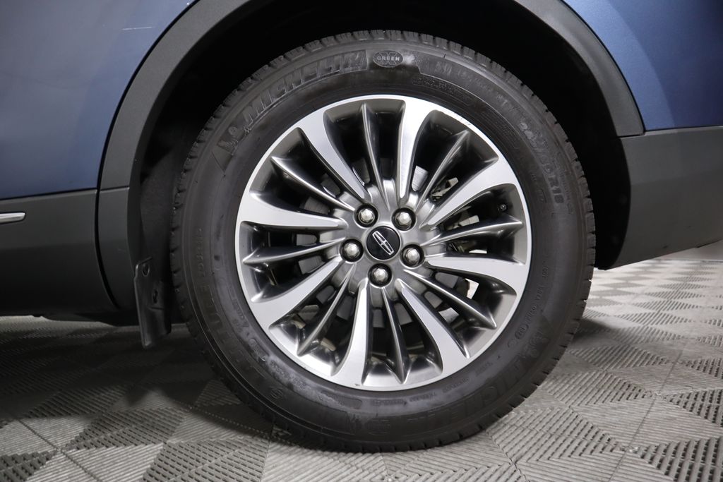 2019 Lincoln Nautilus Select 32