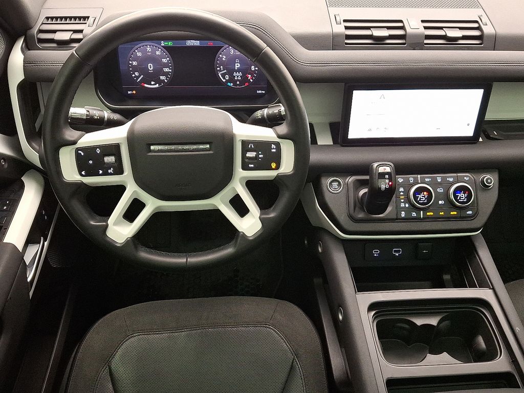 Thumbnail: 2020 Land Rover Defender - 11