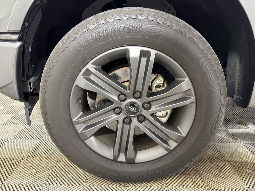 Used 2017 Gray Ford XLT image 11