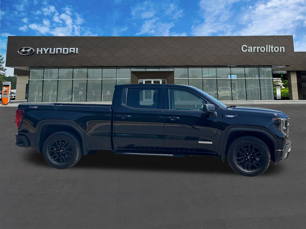 Used 2022 Onyx Black GMC Elevation image 4