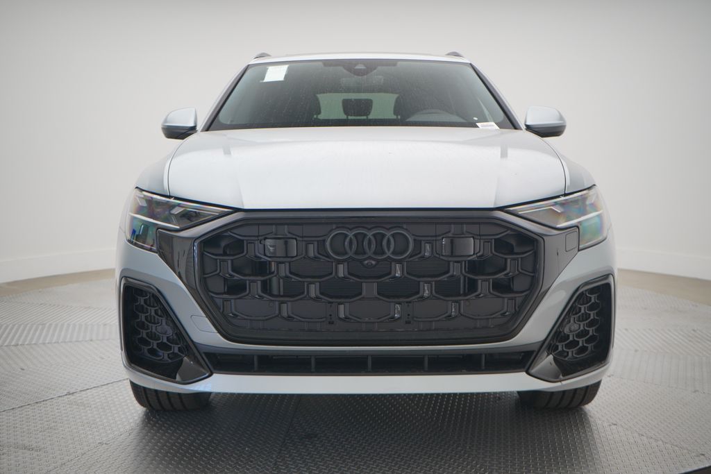 2025 Audi Q8  5