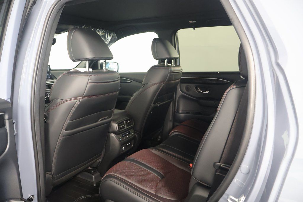 2025 Honda Pilot Black Edition 6