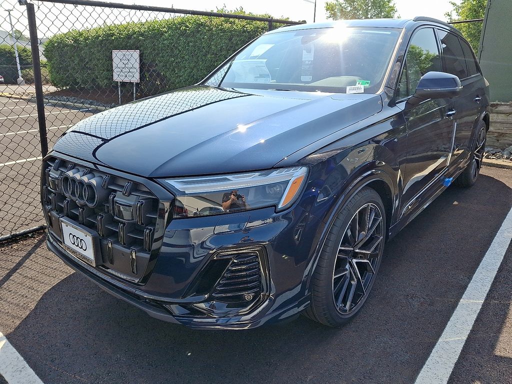 2025 Audi Q7  Hero Image