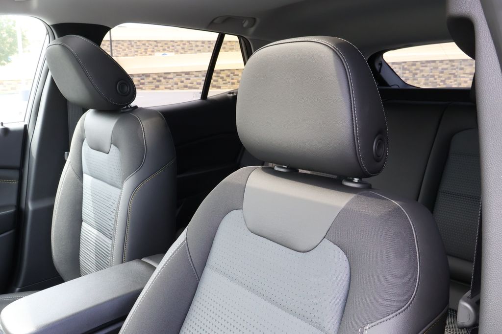 Thumbnail: 2026 Chevrolet Trax - 15