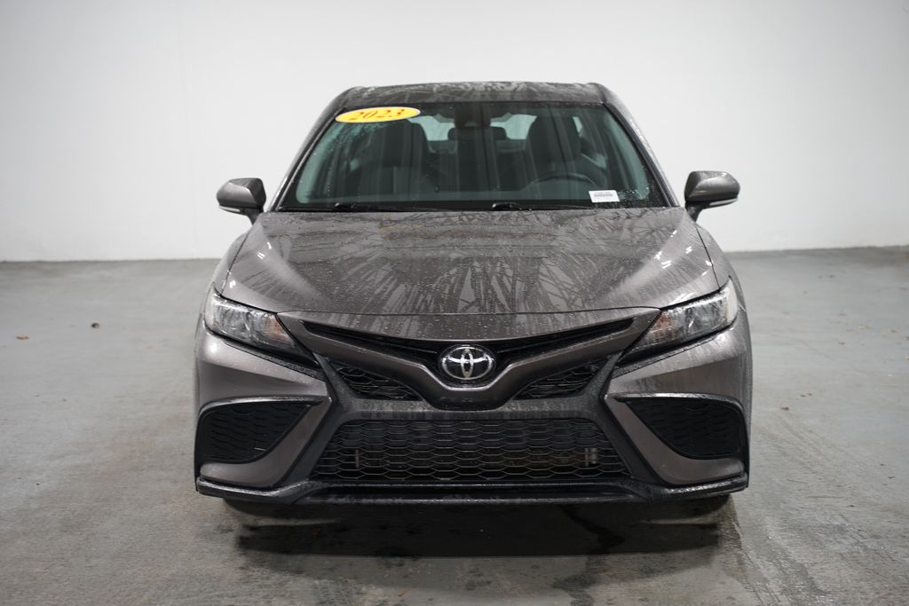 2023 Toyota Camry SE 2