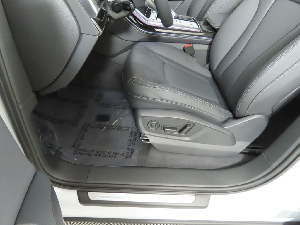 Thumbnail: 2026 Audi Q7 - 32