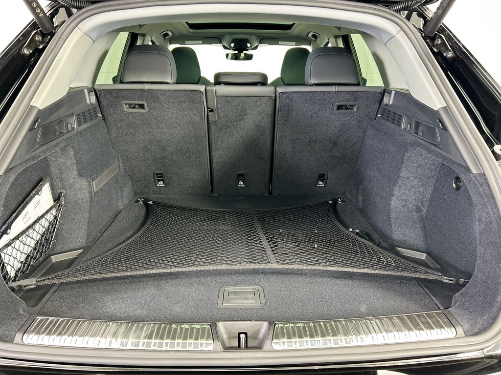 Thumbnail: 2025 Audi Q5 - 27