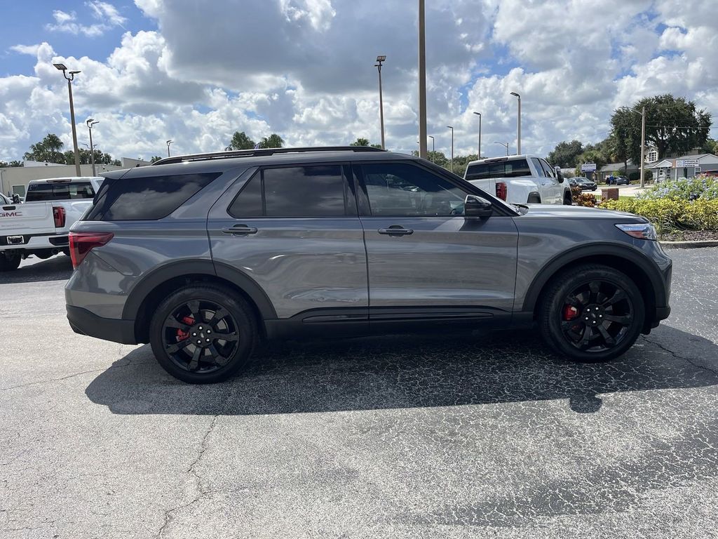 2021 Ford Explorer ST 4