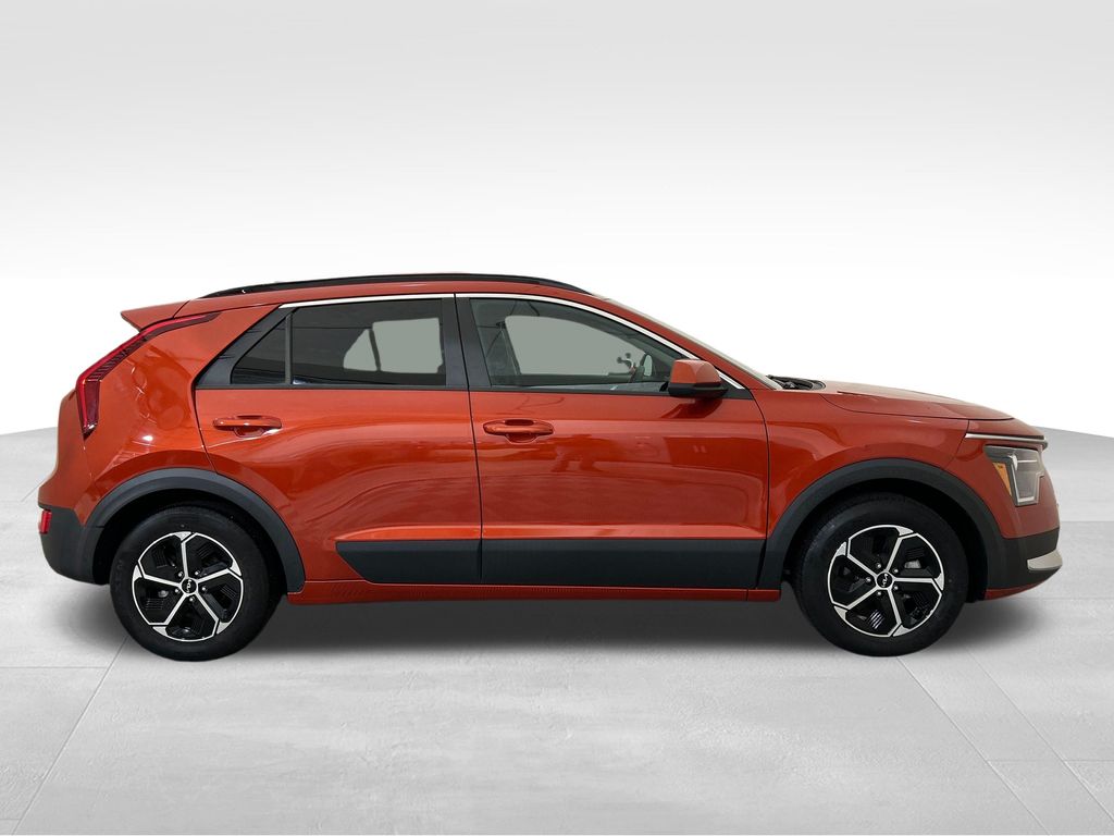 Used 2023 Red Kia LX image 6