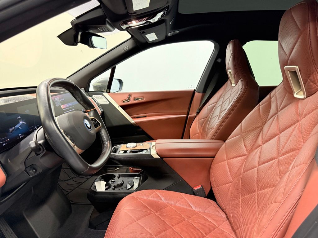 Thumbnail: 2024 BMW iX - 10