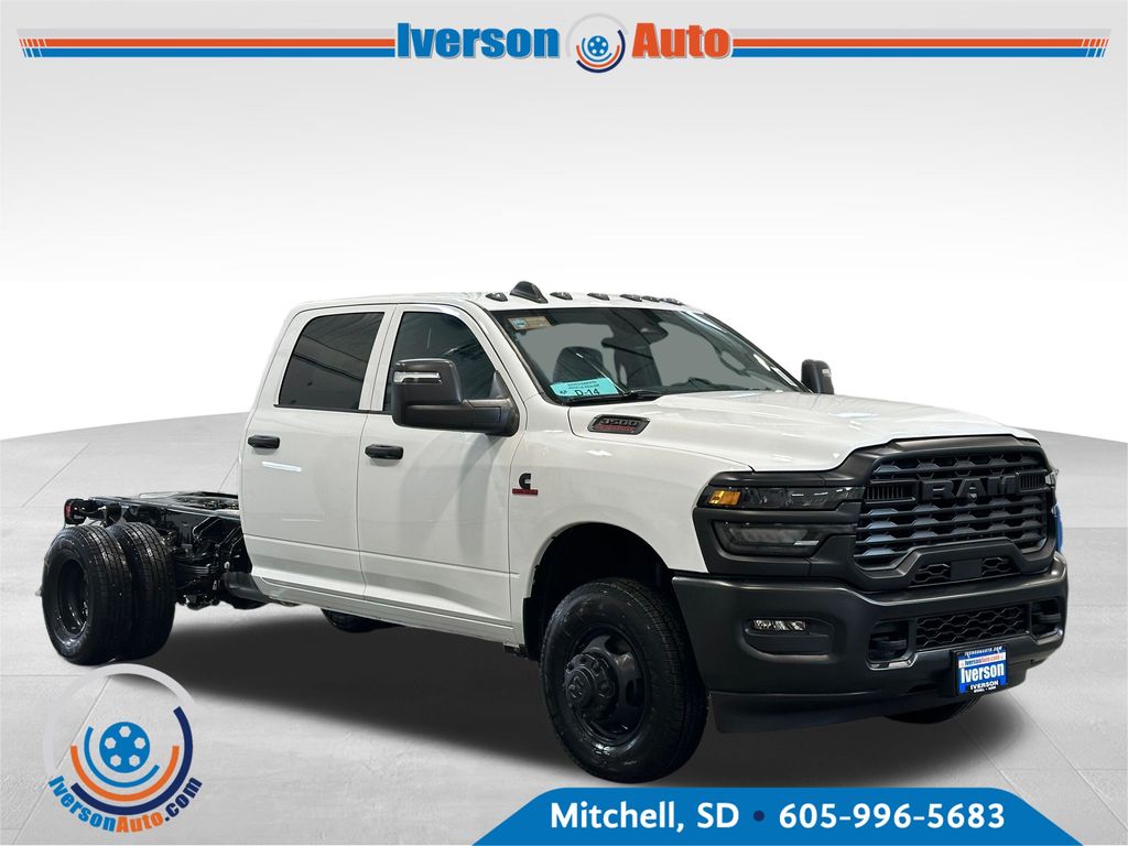 Bright White Clearcoat 2026 RAM 3500 Chassis Tradesman Crew Cab LB DRW 4WD Pickup Truck Four-Wheel Drive 8-Speed Automatic