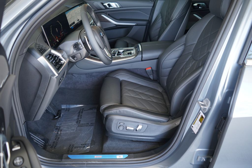 Thumbnail: 2026 BMW X5 - 11