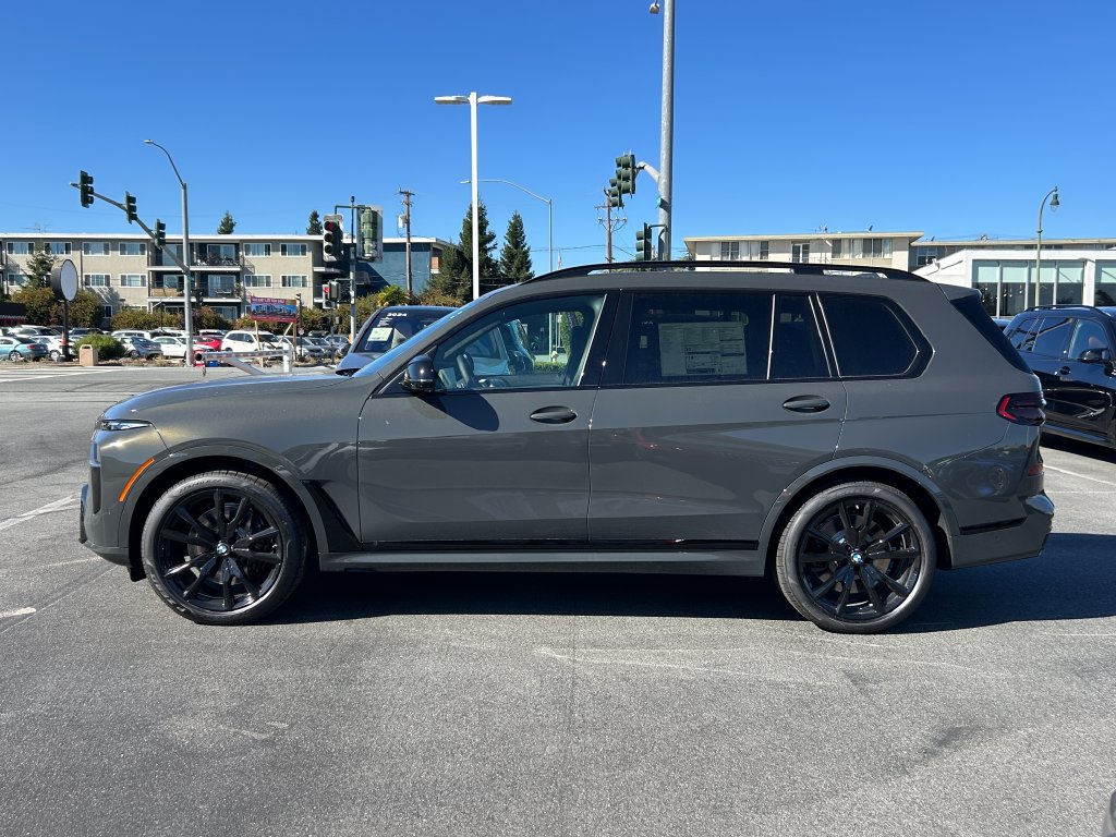 Thumbnail: 2027 BMW X7 - 2