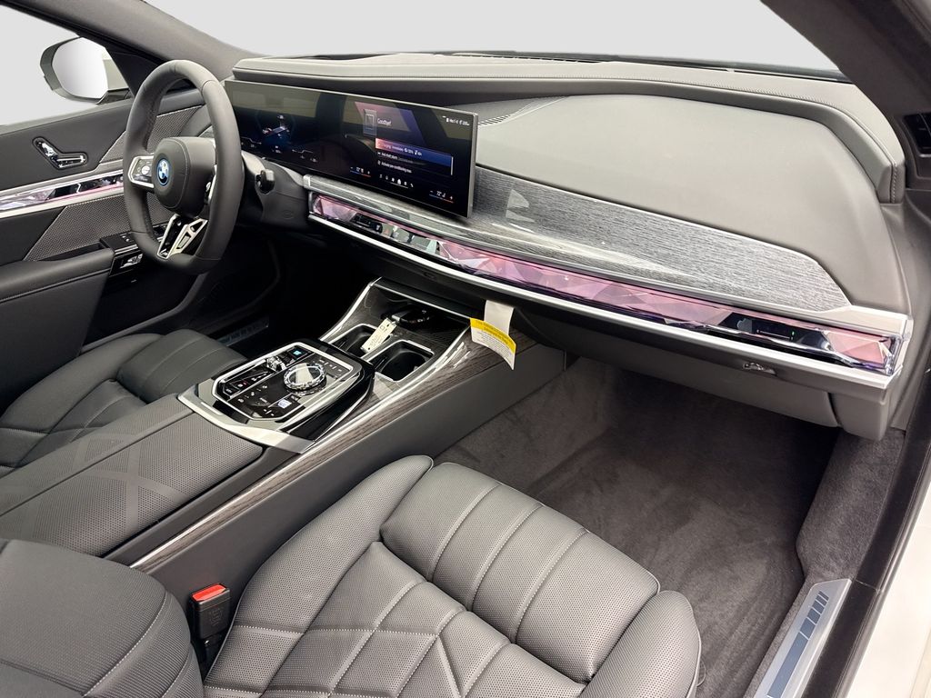Thumbnail: 2026 BMW i7 - 16