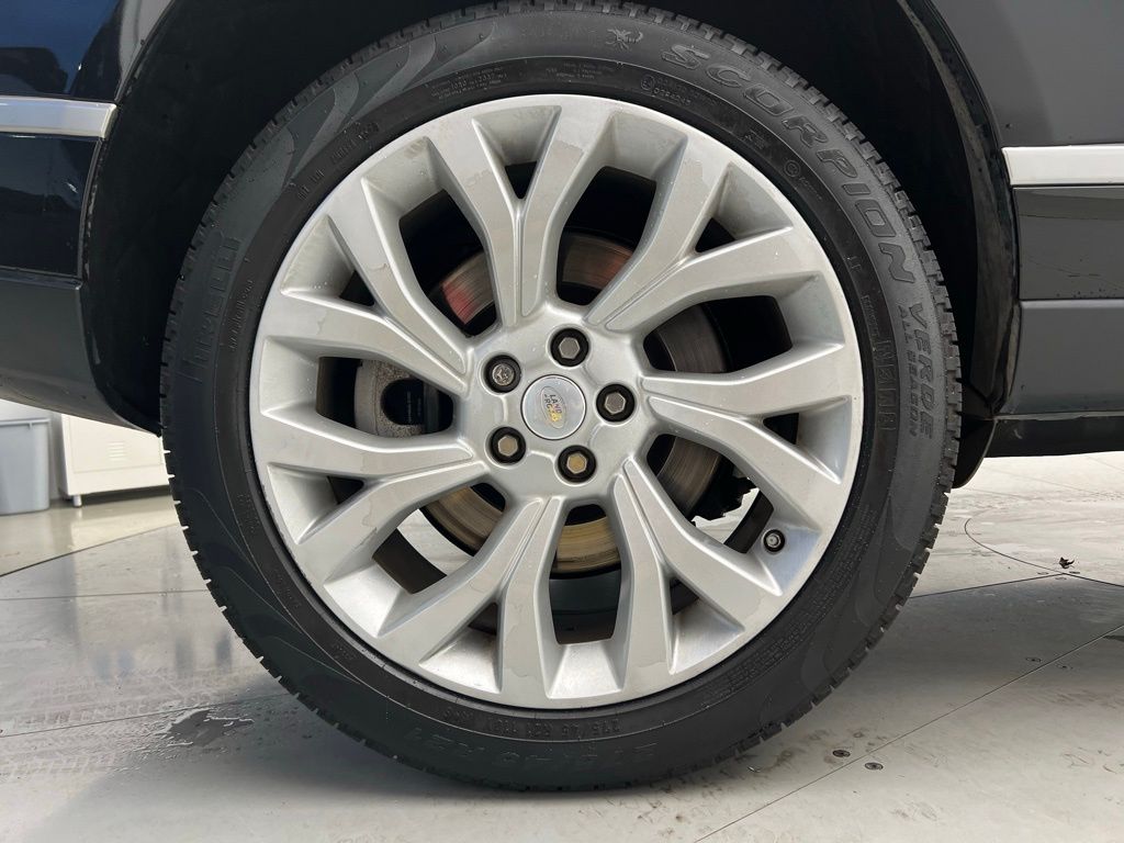 Thumbnail: 2021 Land Rover Range Rover - 23