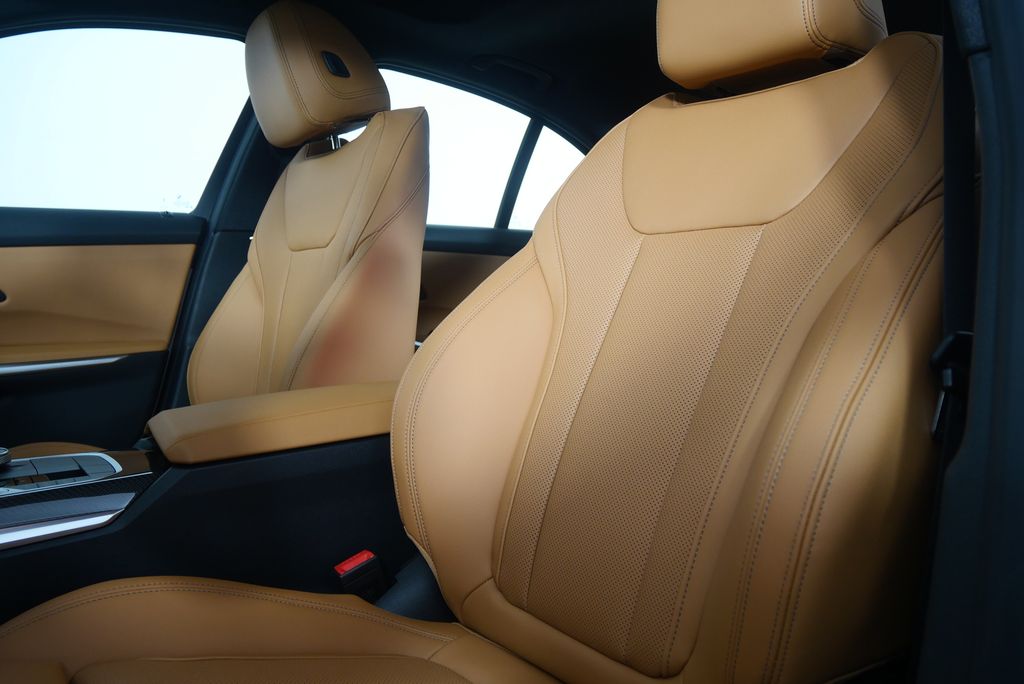 Thumbnail: 2026 BMW 3 Series - 12