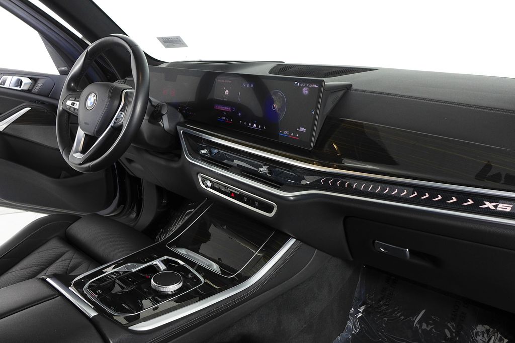 Thumbnail: 2024 BMW X5 - 13