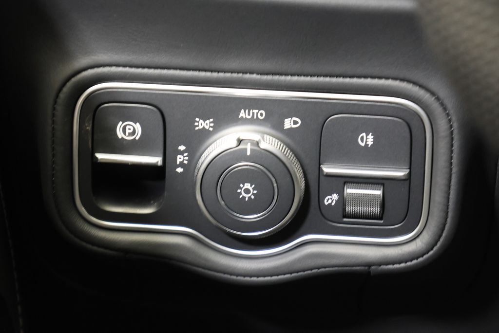 Thumbnail: 2026 Mercedes-Benz G-Class - 19