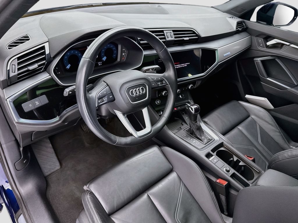 Thumbnail: 2023 Audi Q3 - 9