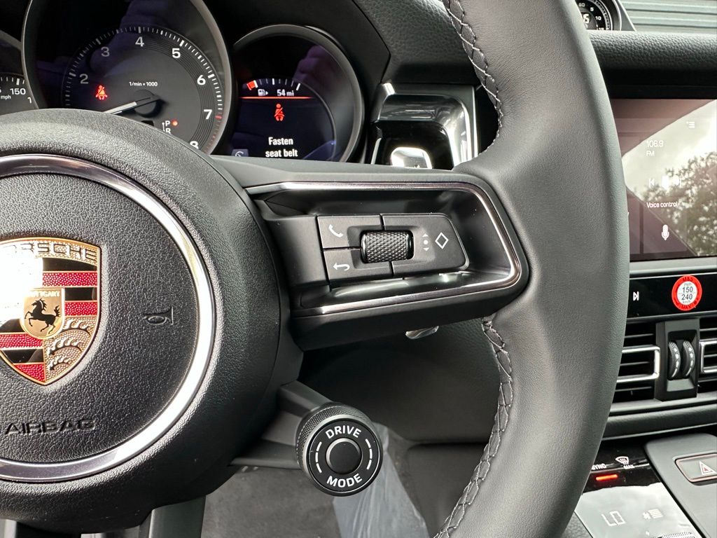 Thumbnail: 2025 Porsche Macan - 20