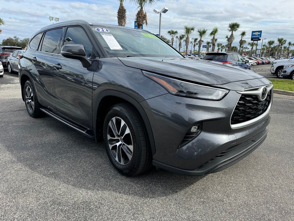 2022 Toyota Highlander XLE 10