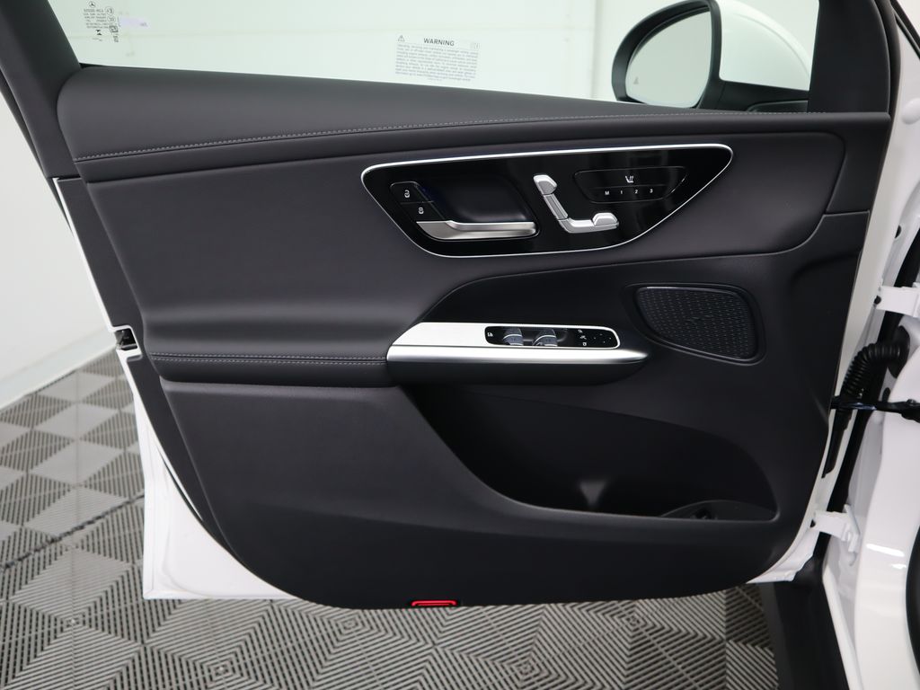 Thumbnail: 2025 Mercedes-Benz GLC - 24