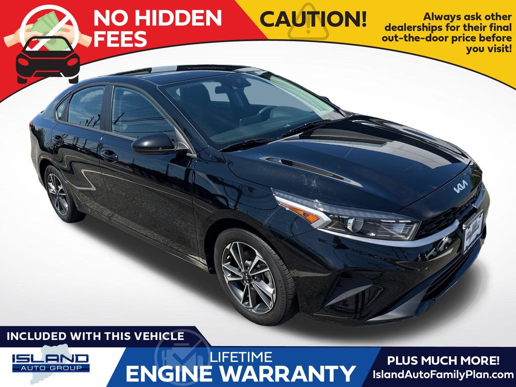 2024 Kia Forte Negro (Aurora Black Pearl) Sedán Tracción delantera Transmisión variable continua