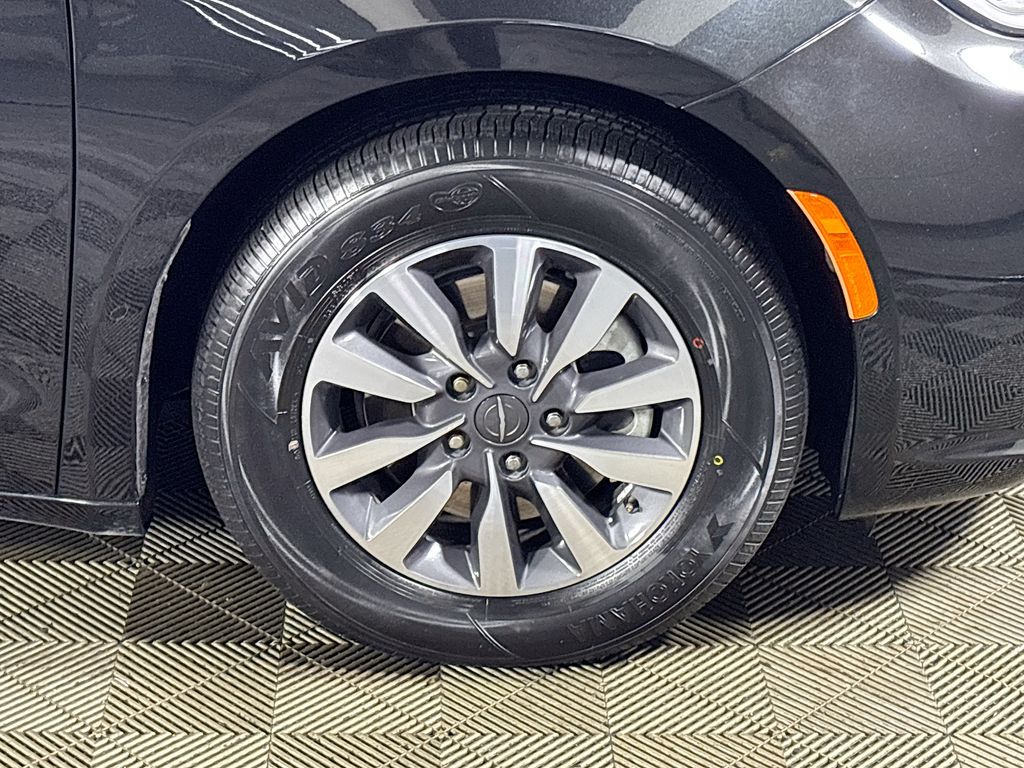 2023 Chrysler Pacifica Hybrid Touring L